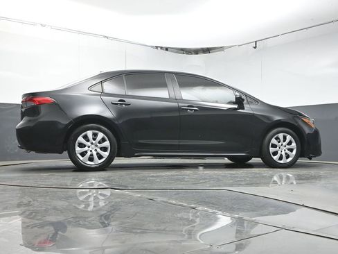 Used 2022 Toyota Corolla LE FWD image 35