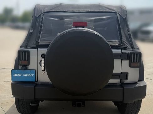 Used 2017 Jeep Wrangler Sport w/ Quick Order Package 24S AWD/4WD image 4