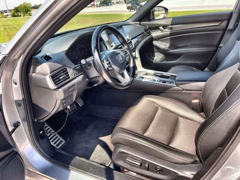 Used 2022 Honda Accord Sport image 3