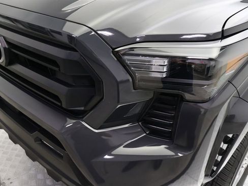 Certified 2024 Toyota Tacoma SR5 image 3