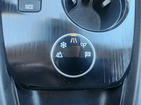 Used 2023 Nissan Rogue SV image 16