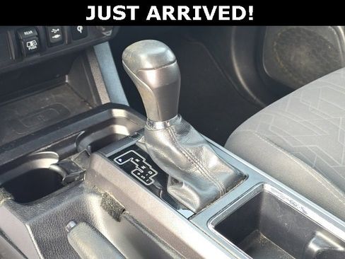 Used 2018 Toyota Tacoma TRD Off-Road image 14