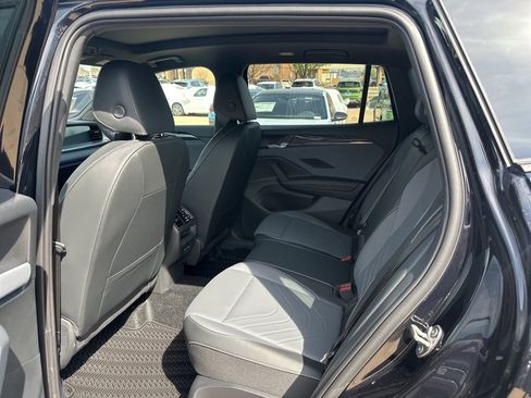 New 2026 Volkswagen Tiguan SE R-Line AWD/4WD image 13