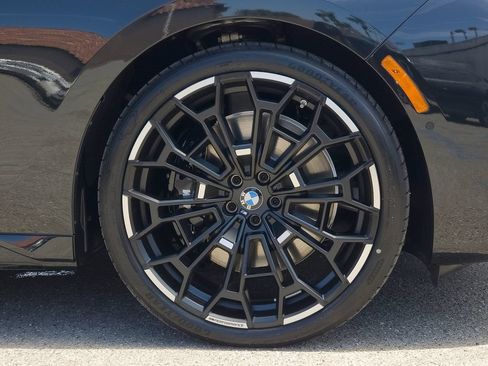 New 2026 BMW 740i w/ Premium Package RWD image 5