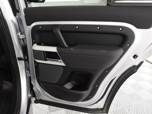 Used 2020 Land Rover Defender 110 First Edition AWD/4WD image 21