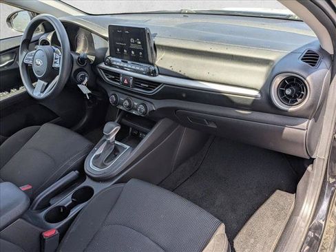 Used 2021 Kia Forte LXS FWD image 18