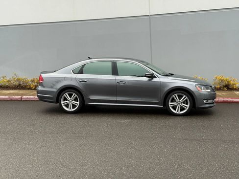 Used 2013 Volkswagen Passat TDI SEL Premium image 6