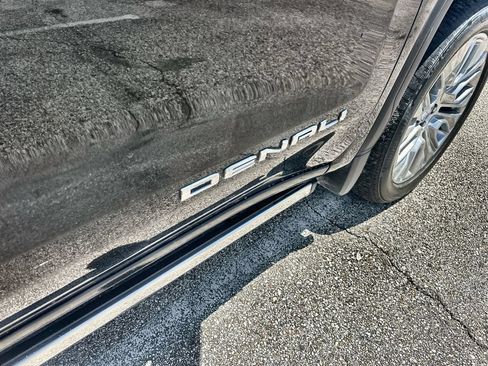 Used 2021 GMC Sierra 1500 Denali w/ Denali Ultimate Package AWD/4WD image 10