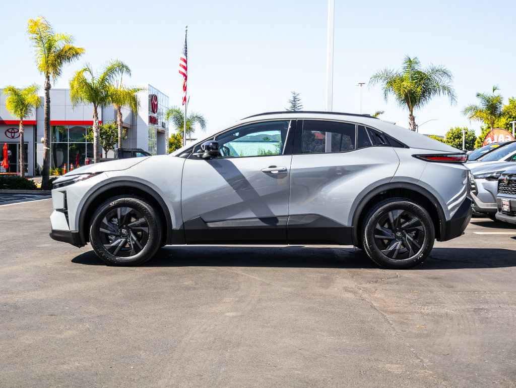 Used 2026 Toyota C-HR AWD/4WD image 4