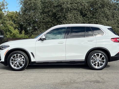 Used 2022 BMW X5 xDrive40i w/ Parking Assistance Package image 7