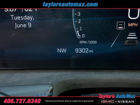 Used 2025 Cadillac XT4 Sport AWD/4WD image 7