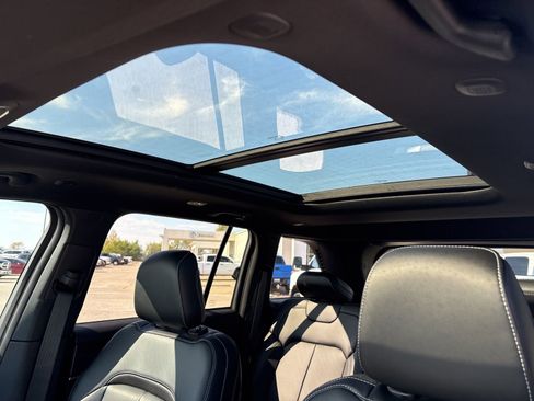 New 2025 Jeep Grand Cherokee Limited w/ Trailer Tow Package image 10