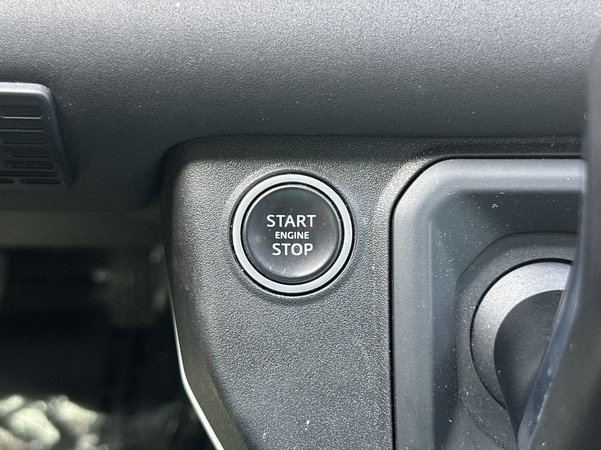 Used 2021 Land Rover Defender 110 X-Dynamic SE AWD/4WD image 17