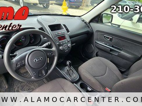Used 2013 Kia Soul FWD image 29