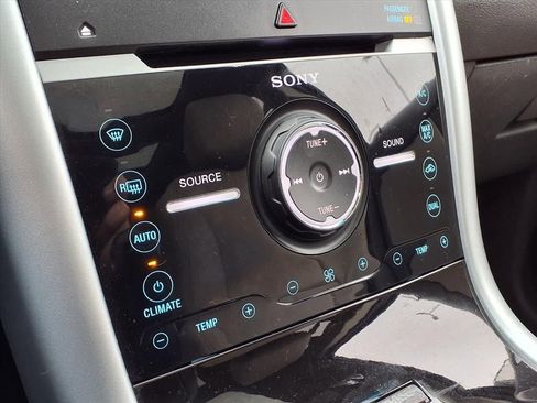 Used 2012 Ford Edge Limited image 25