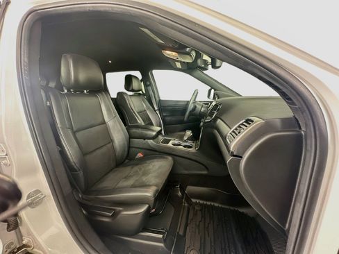 Used 2020 Jeep Grand Cherokee Altitude AWD/4WD image 33