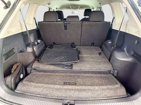 Used 2018 Volkswagen Tiguan S image 25