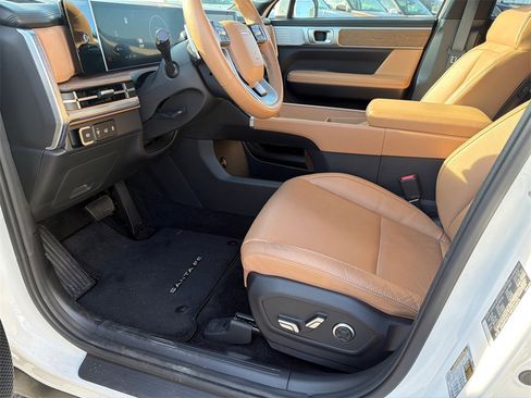 Used 2024 Hyundai Santa Fe Limited image 9