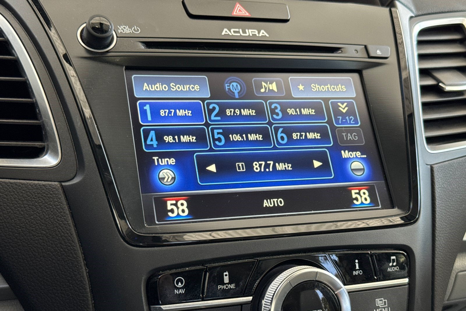 Used 2017 Acura RDX w/ Tech & AcuraWatch Plus Pack FWD image 24