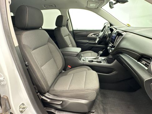 Certified 2020 Chevrolet Traverse LT w/ LPO, Black Accent Package AWD/4WD image 28