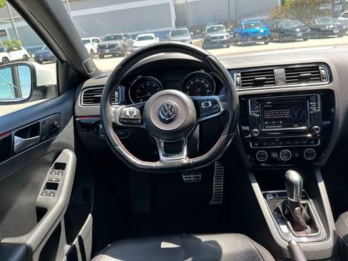 Used 2018 Volkswagen Jetta GLI FWD image 16