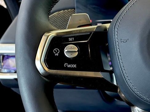 Used 2025 BMW 760i xDrive w/ Executive Package image 29