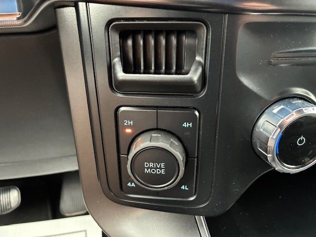 Used 2025 Ford F150 Lariat w/ Bed Utility Package AWD/4WD image 25