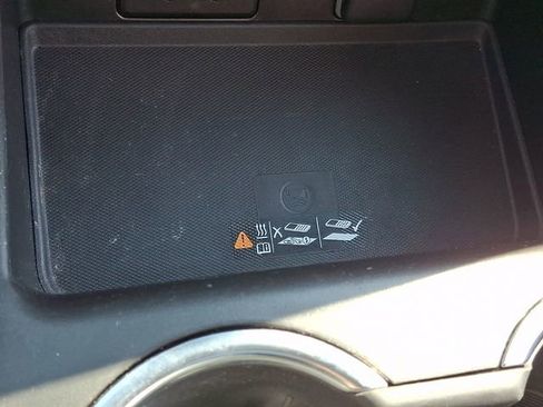 Used 2023 GMC Yukon SLT w/ SLT Premium Package image 27