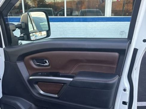 Used 2017 Nissan Titan Platinum Reserve image 23