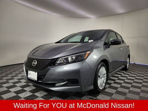 Used 2025 Nissan Leaf S FWD image 1