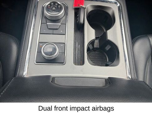 Used 2019 Ford Expedition XLT w/ Equipment Group 202A AWD/4WD image 24