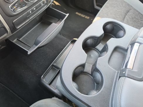Used 2019 RAM 1500 Big Horn RWD image 29