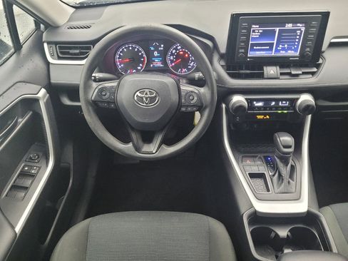 Used 2021 Toyota RAV4 LE FWD image 22