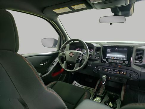 Used 2024 Nissan Frontier PRO-4X w/ Technology Package AWD/4WD image 8