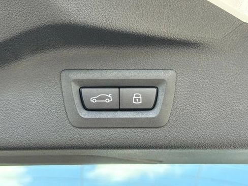 Used 2026 BMW X7 xDrive40i AWD/4WD image 17