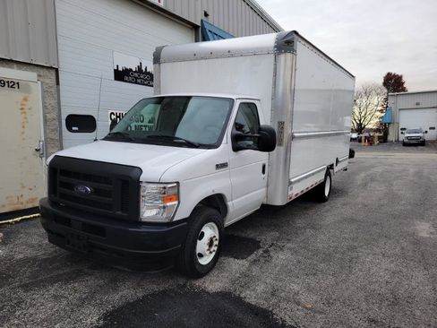 Used 2022 Ford E-350 and Econoline 350 Super Duty image 2