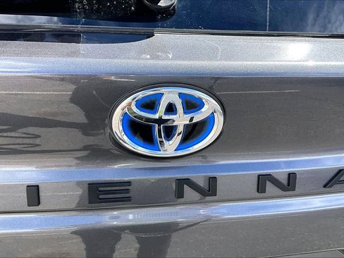 Certified 2025 Toyota Sienna XLE w/ XLE Plus Package image 33