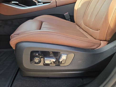 Certified 2022 BMW X5 xDrive40i w/ Luxury Seating Package image 17