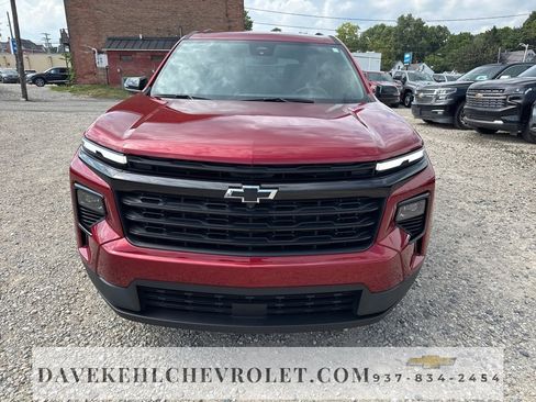 Used 2024 Chevrolet Traverse LT w/ Midnight/Sport Edition image 8