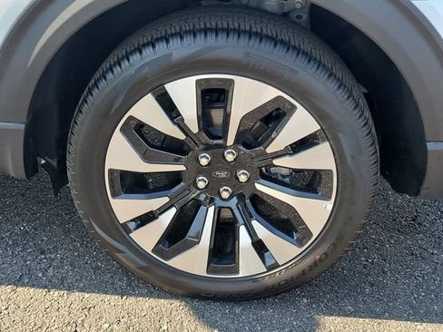 Certified 2026 Ford Explorer Platinum w/ LUX Leather Package AWD/4WD image 33