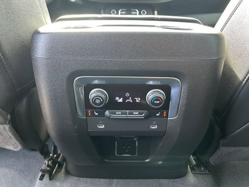 Used 2022 Chevrolet Tahoe High Country image 38