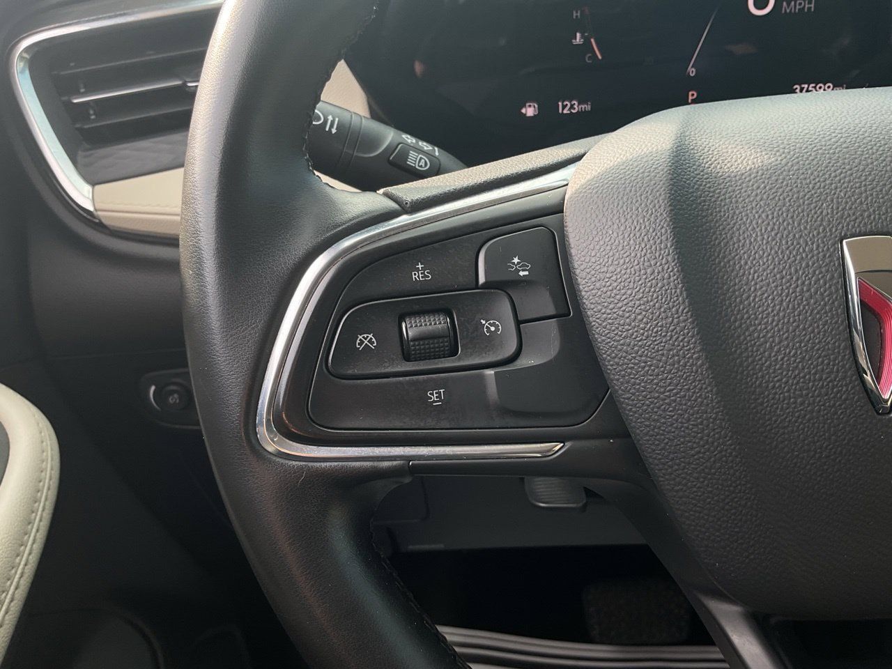 Used 2024 Buick Encore GX Sport Touring FWD image 30