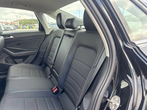 Used 2024 Volkswagen Jetta SE FWD image 11