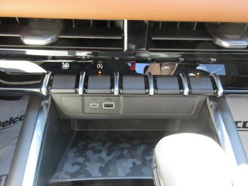 New 2025 GMC Canyon AT4 image 19