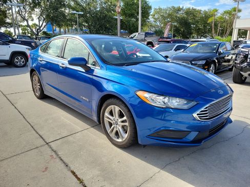 Used 2018 Ford Fusion SE FWD image 4