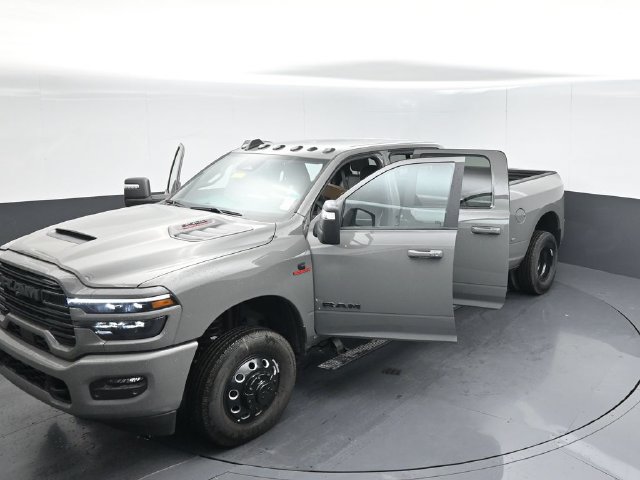 New 2026 RAM 3500 Laramie AWD/4WD image 57