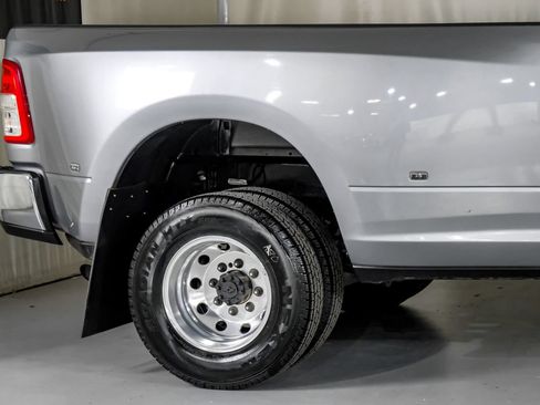 Used 2024 RAM 3500 Tradesman w/ Chrome Appearance Group AWD/4WD image 6