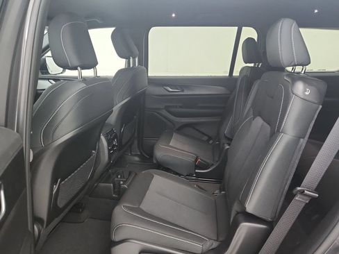 New 2026 Jeep Grand Cherokee L Laredo AWD/4WD image 28
