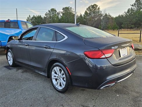 Used 2017 Chrysler 200 Limited Platinum w/ Comfort & Convenience Group image 9