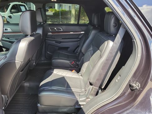 Used 2019 Ford Explorer Platinum AWD/4WD image 15